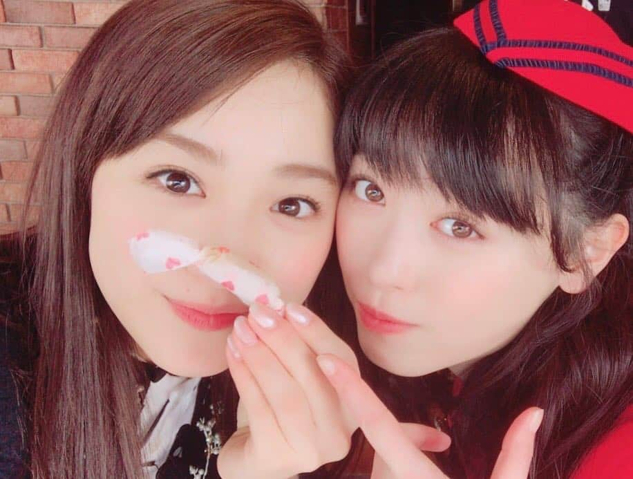 福原遥さんのインスタグラム写真 - (福原遥Instagram)「💖Happy Valentine💖 今年はキャラメルを作ったのですが、 ちょっと失敗してしまったんです。笑 でも祐奈ちゃんが美味しいって食べてくれて 嬉しかった😌 #平祐奈 #ハッピーバレンタイン #キャラメル」2月14日 16時57分 - haruka.f.official