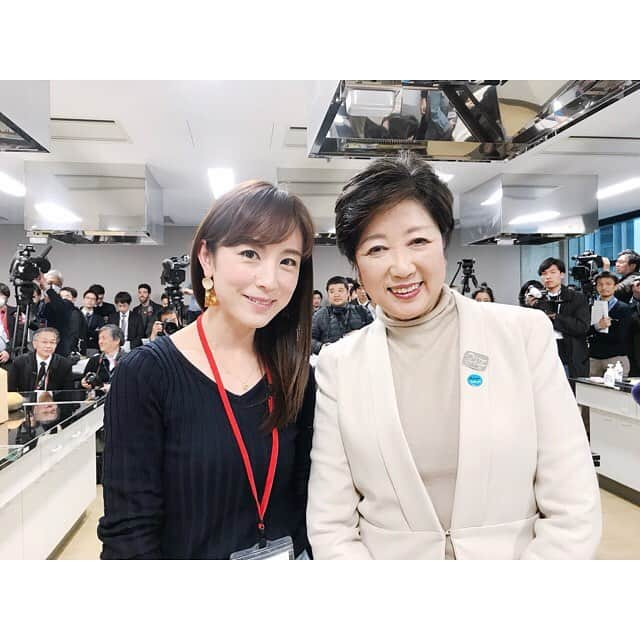 大谷朋子さんのインスタグラム写真 - (大谷朋子Instagram)「♡ * 小池百合子東京都知事と💛 * 写真に気さくに応じてくださり、みんなで感動◡̈✧ * 豊洲市場、期待しています！！ * * #toyosumarket1011 #小池百合子 氏 #都知事  #豊洲市場 #toyosumarket #promotion」2月14日 17時56分 - tomoko_ohtani