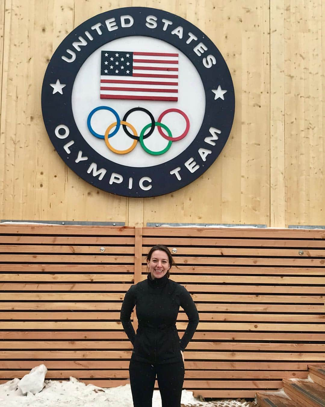 サラ・ヒューズのインスタグラム：「USA House!!! 🇺🇸🏠⛸🎿⛷👏🏼😍❤️」