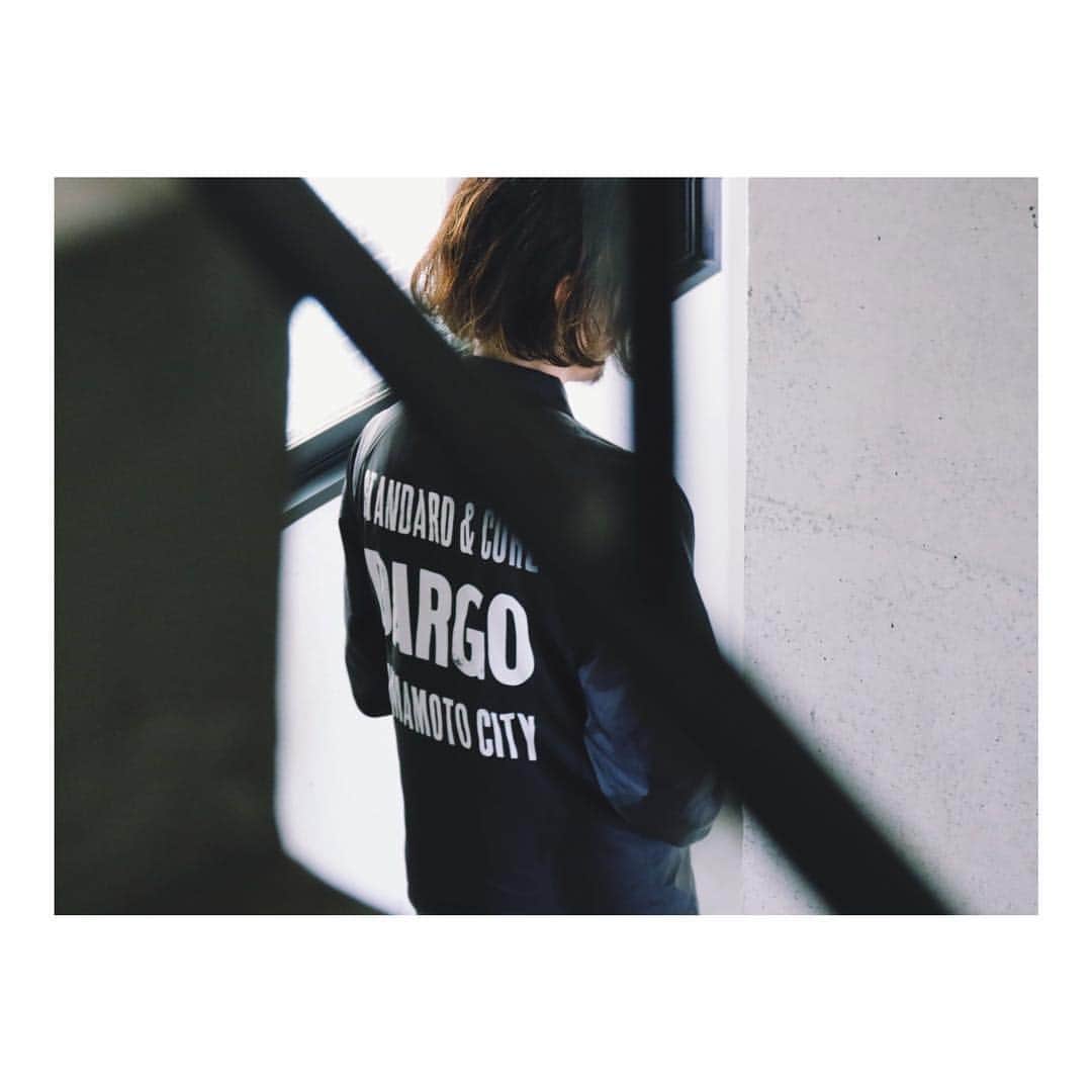 のインスタグラム：「DARGO "BLACK" Nylon Shell Original Coach Jacket ------------------------- DARGO Hand Screen Printed T-shirt Printed in Kumamoto, Japan. ------------------------- #dargojapan #dargo #kumamoto #kumamotocity #vintagestyle #californiastyles #熊本 #アメカジ #ダーゴ #コーチジャケット」