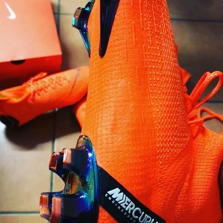 リデル・マトス・サントスのインスタグラム：「@nike 🔝🔝🔝」