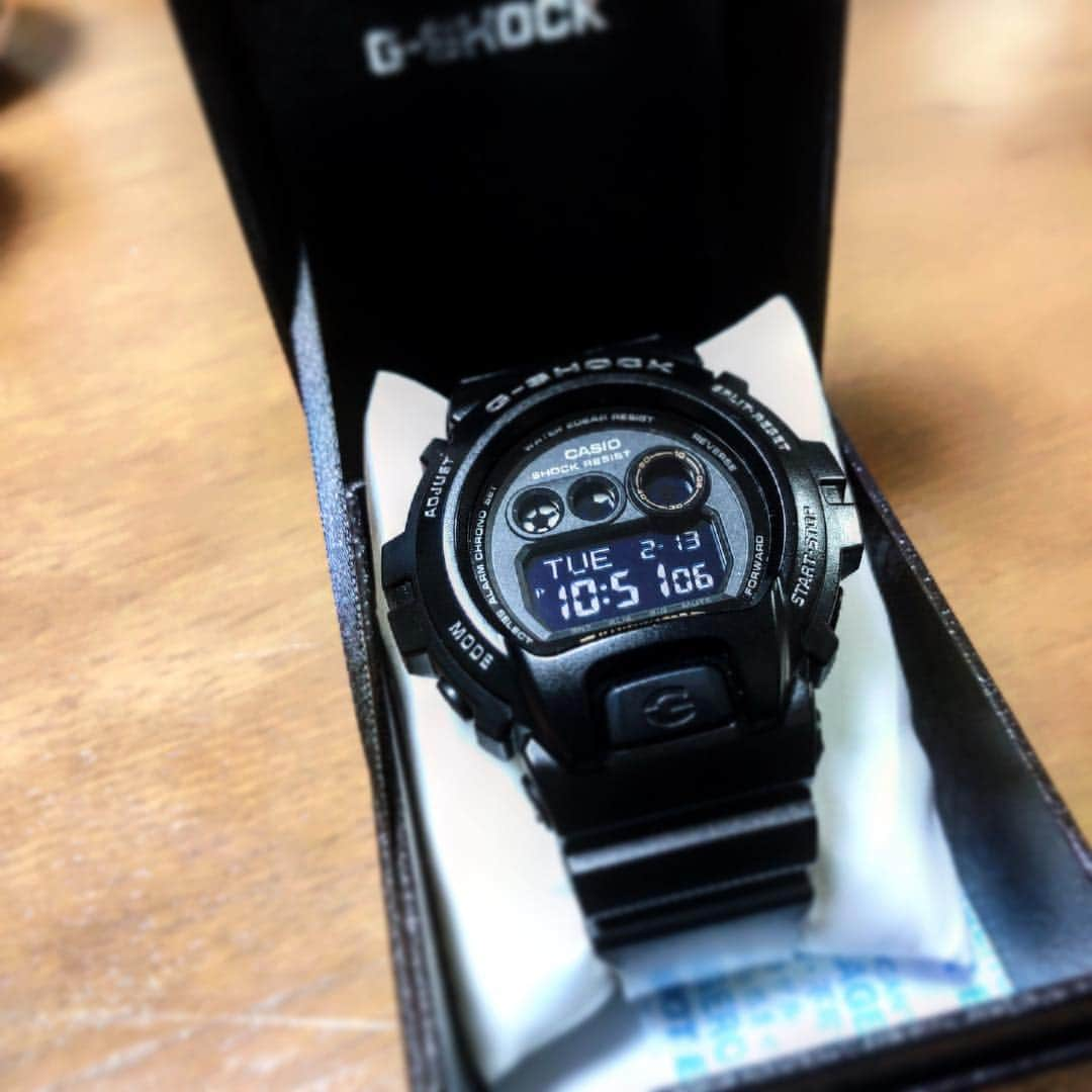 二宮天翔のインスタグラム：「璃子からバレンタイン！ チョコかと思ってたら、まさかのG- SHOCK😳😳 #バレンタイン #ありがとう」