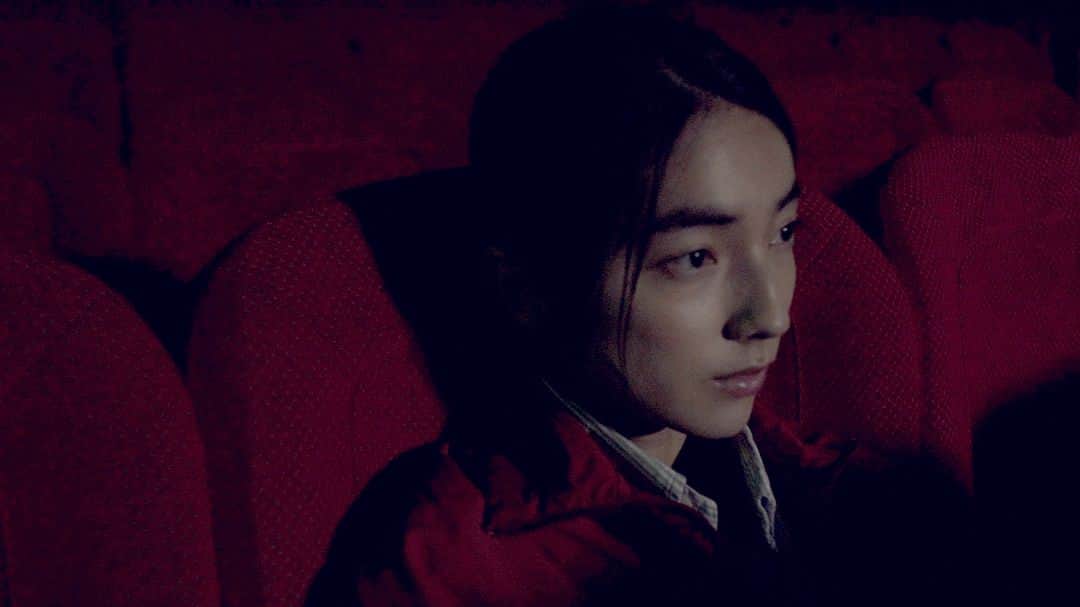 仁村紗和さんのインスタグラム写真 - (仁村紗和Instagram)「どの時代のものでも、良いものは良い。 信頼できるものは、前に進むために、今の私には必要だったりする。  学生時代にダンスをする時に履いていた、Reebok classic。 大事な時間を過ごしてきたものだから感謝するような気持ちでやらせて頂いてました。 素敵な企画に参加させて頂いて嬉しいです。 ぜひ、チェックしてください^ ^ ▶2/15-3/21 毎週 月・水・金の21時 (第1話のみ木曜) @reebokclassicjp で１話毎公開！（全15話) ▶詳しくはリーボック クラシック特設ページへ（http://reebok.jp/classic/special/alwaysclassic/） #ALWAYSCLASSIC #リーボッククラシック @reebokclassicjp」2月15日 12時49分 - sawa_nimura