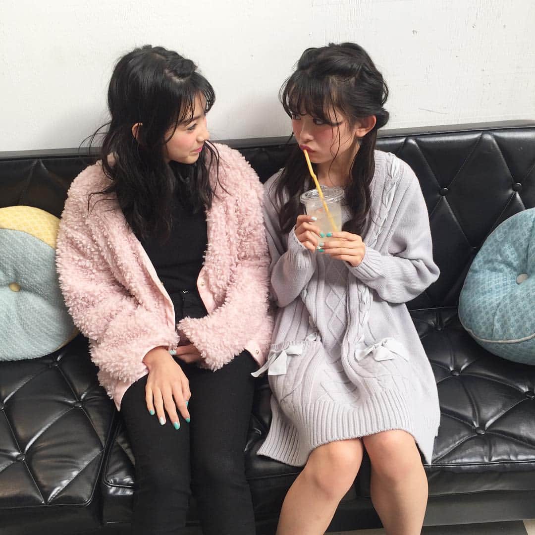 ニコ☆プチのインスタグラム：「👩❤️👩 #ニコプチ  #fashion #藤村木音  #田中杏奈」