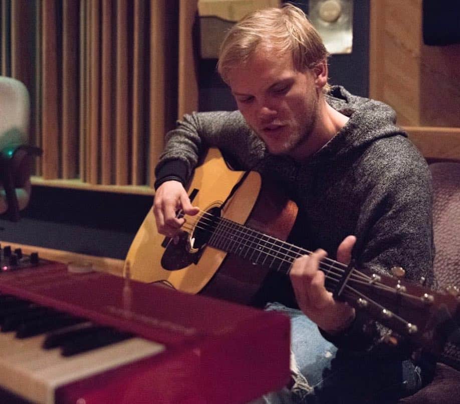 Aviciiのインスタグラム：「Studiomode」