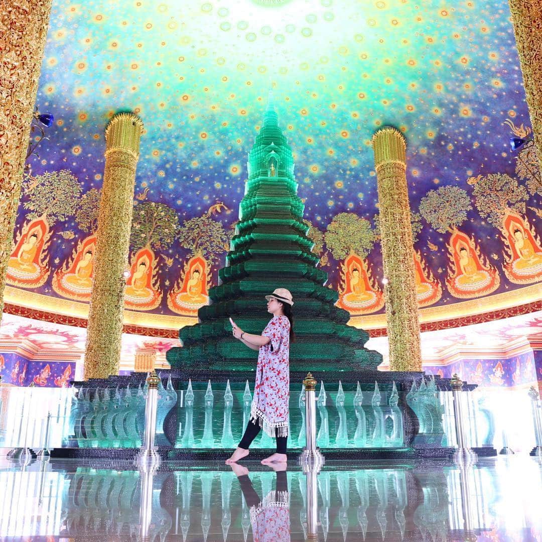 タイ国政府観光庁さんのインスタグラム写真 - (タイ国政府観光庁Instagram)「サワディー・カー✨﻿ ﻿ 今週の #こんなタイ知らなかった は、色鮮やかで美しい寺院、ワット・パークナム。﻿ ﻿ 幻想的な空間に魅了されてしまいますね〜🌟﻿ ﻿ @twinsnozomi さん、コップン・カー🙏﻿ ﻿ 今まで知らなかったタイの魅力を見つけたら、ハッシュタグ #こんなタイ知らなかった をつけて投稿して下さい！こちらでご紹介させて頂くことがあります。ステキな写真をお待ちしています😊﻿ ﻿ #repost #こんなタイ知らなかった #タイ #バンコク #バンコク旅行 #ワットパークナム #寺 #寺院巡り #タイ旅行 #旅好きな人と繋がりたい #はじめてのタイ #もっと知りタイ#thailand #bangkok #watpaknam  #temple #amazingthailand #thailandtravel #thailandtrip #thai #thaistagram  #lovethailand #genic_thailand」2月16日 10時19分 - amazingthailandjp