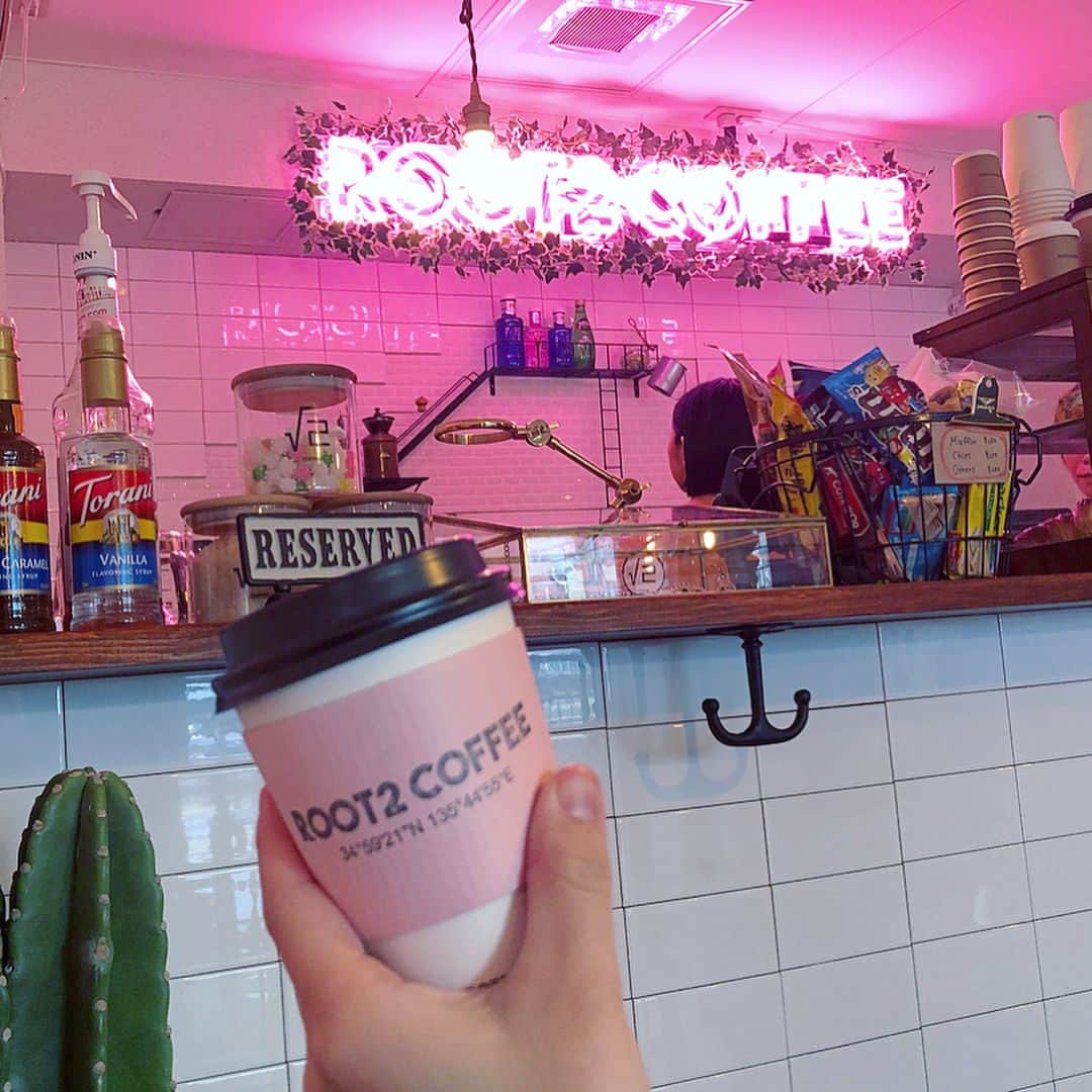 Tastimeのインスタグラム：「2月平日限定でロゴ入りコーヒーも飲めちゃう💓 ROOT2 COFFEE☕️ 📍京都府京都下京区花畑町88 [月・水〜金]8:30am〜4:00pm [土・日]9:00am〜5:00pm 〜¥999 photo by @rumetal_dayo  @root2_coffee」