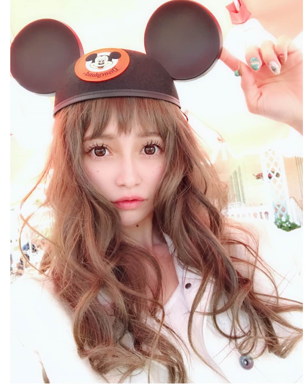 SEIRAさんのインスタグラム写真 - (SEIRAInstagram)「ㅤㅤㅤㅤㅤㅤㅤㅤㅤㅤㅤㅤㅤ ㅤㅤㅤㅤㅤㅤㅤㅤㅤㅤㅤㅤㅤ ㅤㅤㅤㅤㅤㅤㅤㅤㅤㅤㅤㅤㅤ *॰ॱ◌⑅⃝🐭👑1st Visit🏰💕◌⑅⃝*॰ॱ ㅤㅤㅤㅤㅤㅤㅤㅤㅤㅤㅤㅤㅤ 前髪伸びるの早い〜！！ この調子で伸ばそう😤 #ロサンゼルス #ロス #ディズニーランド#アナハイム#アメリカ #家族旅行 #旅 #旅行 #旅行好きな人と繋がりたい #旅行コーデ #旅muse #tabi #LA #losangeles #beach #travel #travelstagram #travellover #mylife #familytravel #hotel #sea #Valentine」2月16日 18時37分 - official.seira