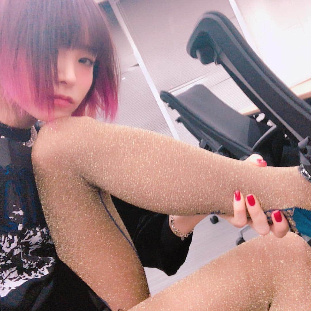 LiSAさんのインスタグラム写真 - (LiSAInstagram)「たいつきらきら。 #LiSA #hystericglamour」2月16日 18時40分 - xlisa_olivex