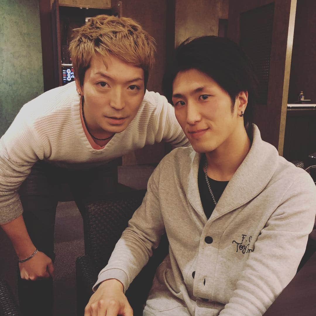 向山毅のインスタグラム：「秋田のイケメン #collars_akita #valor」