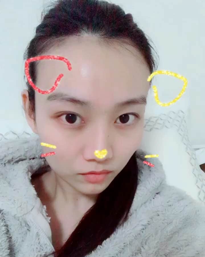 蔵歩実のインスタグラム：「旧正月ですね(´∀｀*) 새해 복 많이 받으세용~~~~(´∀｀*) 気付いたんですけど... もう花粉舞ってるよね？ もう花粉きてるよね？ 目がかゆい鼻がむずむず...(꒪⌓꒪) さて、ゲームします🎮wwww #毎日ゲーム#毎日モンハン#ライトボーガン#OW始める予定です #japan #japanese #japanesegirl #일본 #일본인 #일본사람 #東京#tokyo#도쿄#モデル#model#모델」
