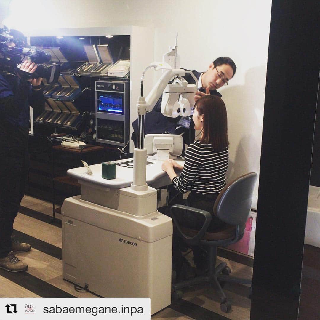 佐藤美樹さんのインスタグラム写真 - (佐藤美樹Instagram)「#Repost @sabaemegane.inpa with @get_repost ・・・ さばえめがね館宇都宮インターパーク店にとちぎテレビさんが取材に来ていただいております。レポーターの佐藤美樹さんに視力測定をご体験いただいてます！ 本日の「イブニング6プラス」の中で6時19分ごろからの放送予定です。ぜひ、ご覧ください！ #メガネ #めがね #眼鏡 #アイウェア #サングラス #さばえ #鯖江 #福井 #さばえめがね #さばえめがね館 #栃木 #宇都宮 #インターパーク  #宇都宮インターパーク  #sabae #eyewear #optical #sunglasses #とちぎテレビ #イブニング6 #佐藤美樹」2月16日 23時05分 - satomiki0224