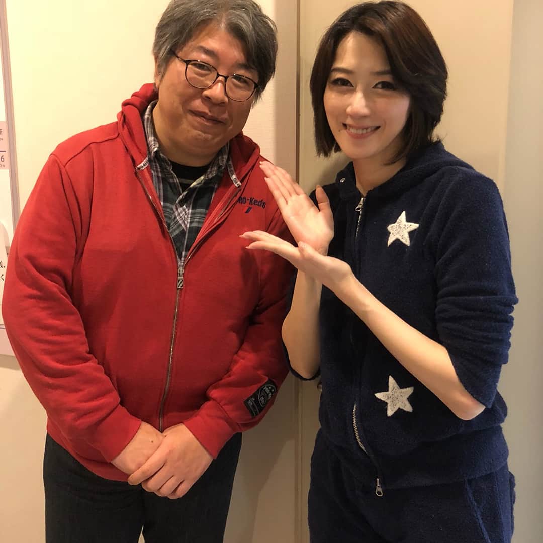 凰稀かなめさんのインスタグラム写真 - (凰稀かなめInstagram)「今日はレミちゃん(o^^o) ありがとう😊 ずっと隠してましたが(笑) オータムショーの時は 御懐妊〜〜〜㊗️ そして、メーテルのはるかちゃん！ 一緒にお芝居するの楽しみです(o^^o)  そして昨日公園の朱川先生が！ 素敵な作品ありがとうございます😊  #白華れみ #お母さん #御懐妊 #大きいお腹〜〜 #パワー貰う #メーテル #はるか #昨日公園  #明日も大切に丁寧に #星組っ子 #ありがとう😊」2月16日 23時44分 - kanameouki_official