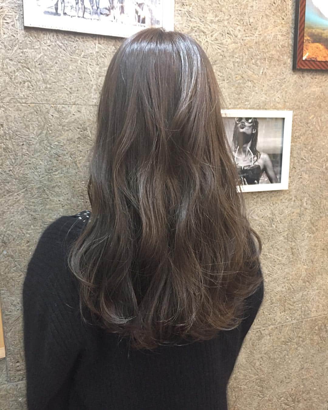 渋谷凪咲さんのインスタグラム写真 - (渋谷凪咲Instagram)「✂︎✂︎✂︎ . #カーキーグレージュ にしました💗 . いつもとってもドンピシャな絶妙な色にして下さる、大好きな美容師さんなのです☺️ . #haircolor #透明感カラー #アッシュ #外人風カラー」2月16日 23時46分 - nagisa_nikoniko