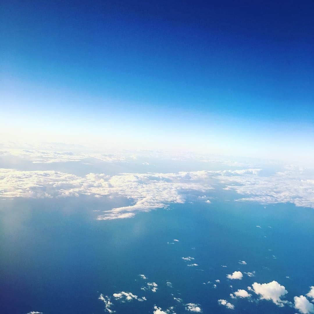 宮崎宣子さんのインスタグラム写真 - (宮崎宣子Instagram)「地球は、青かった🌏  #地球 #海 #上空 #地球は青かった #旅行 #旅好き #宮﨑宣子」2月17日 3時45分 - miyazaki_nobuko