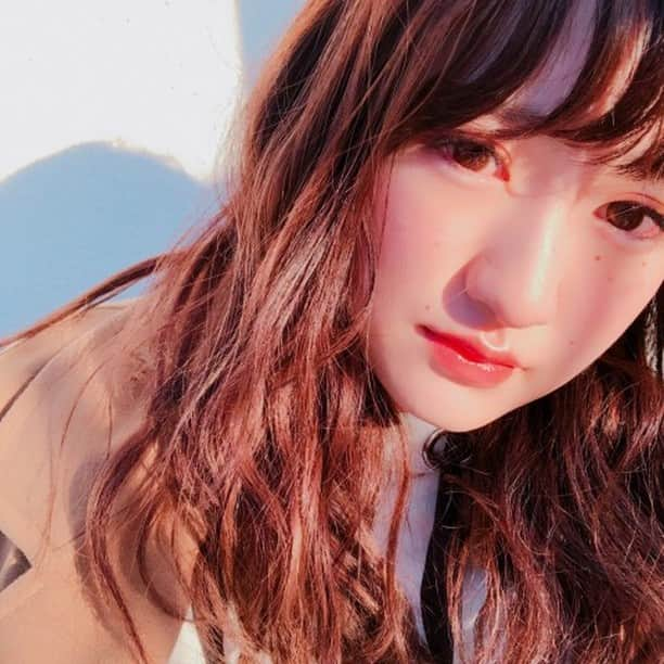 信岡ひかるのインスタグラム：「今日はジャケット写真の撮影に行ってきました✨ かなりの寒さに凍えそうでしたが とても素敵な写真が！！ 楽しみに待ってて下さい💕 この写真は事務所確認後、約３０分でコンビニプリント出来ます！コンテンツIDは https://nyaman.jp/libro/035ca7ad でご確認ください✨」