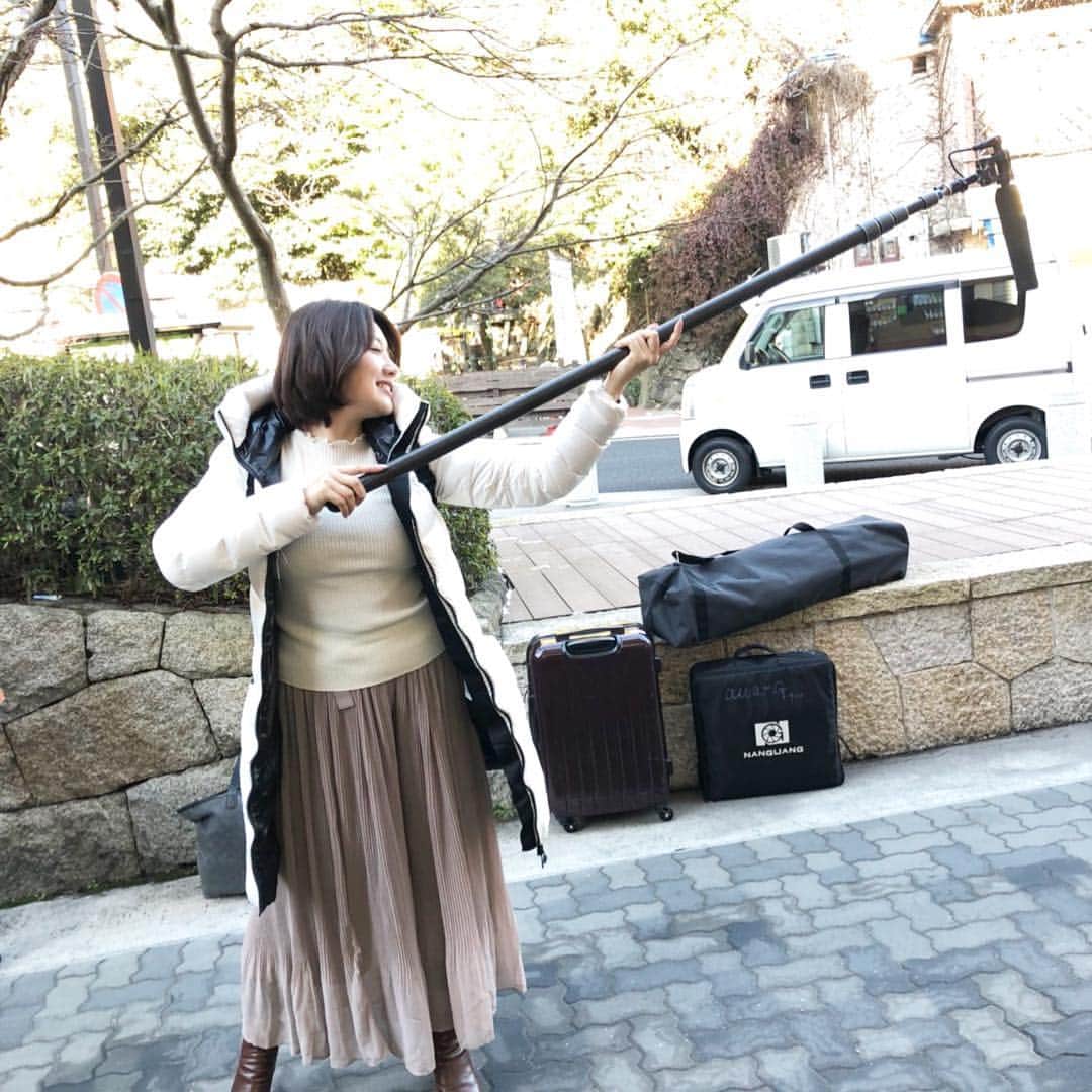 のインスタグラム：「転職活動 ...嘘です。重い機材を持ち上げてるスタッフさんはカッコ良いのだ。 音声さんか照明さんか、スプリクターになりたい」