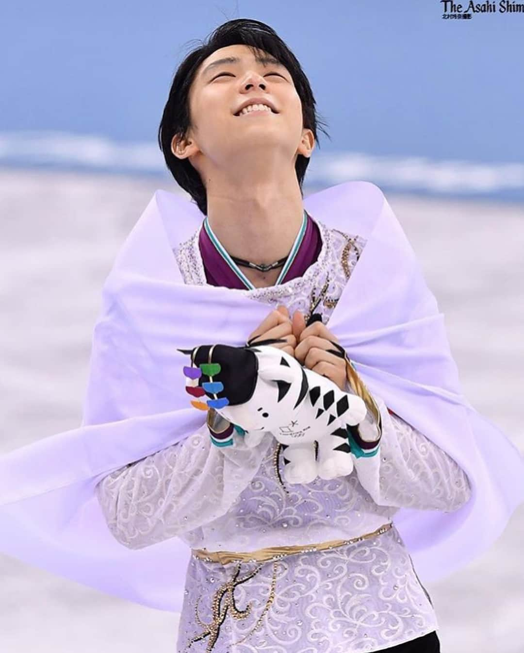  羽生結弦　ファンアカウントのインスタグラム：「❤️❤️❤️ #yuzuruhanyu #hanyuyuzuru #yuzuru #hanyu #yuzu #japan #figureskating #japanesefigureskater #japanese  #羽生結弦 #olypmics2018 #winterolympics2018 #winterolympics #pyeongchang2018 #pyeongchang #southkorea」