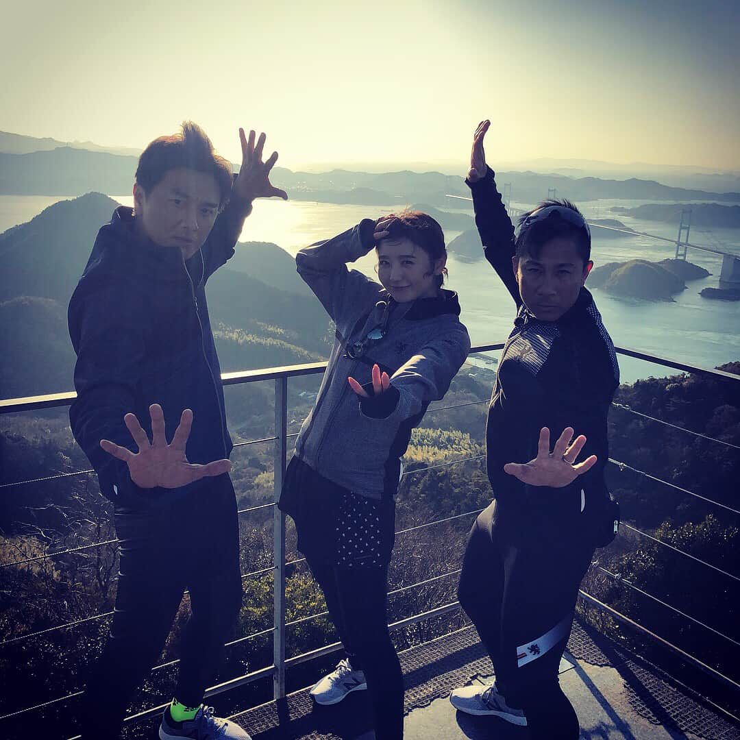 前園真聖さんのインスタグラム写真 - (前園真聖Instagram)「大島の石のカフェでパンケーキを頂き、亀老山展望台まで登って、絶景を眺めました👀❤️ #大島 #石のカフェ #パンケーキ #亀老山 #展望台 #亀さん #やっぱり #焼酎のみたい」2月17日 16時53分 - maezono_masakiyo