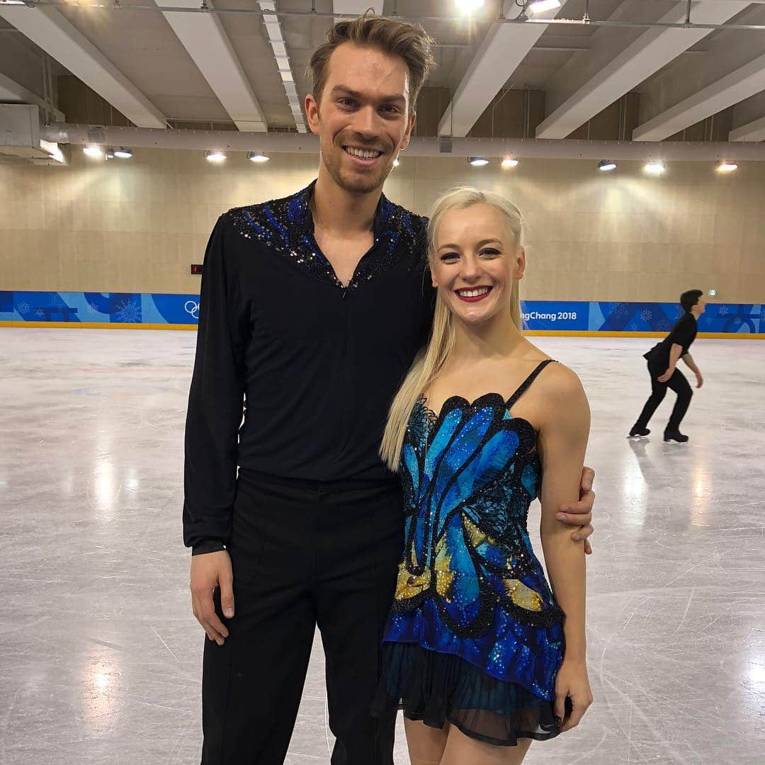 ペニー・クームズのインスタグラム：「Another day, another dress... . . . #pyeongchang2018 #olympics #winterolympics #training #practice #saturday #icedance #figureskating #korea #olympicgames」