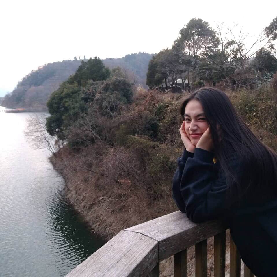 八木莉可子さんのインスタグラム写真 - (八木莉可子Instagram)「‪この前、親戚の人とドライブに行ってきてん🚘‬ ‪最後の写真の私はどこにいるでしょーか！笑‬」2月17日 18時36分 - yagirikaco_official