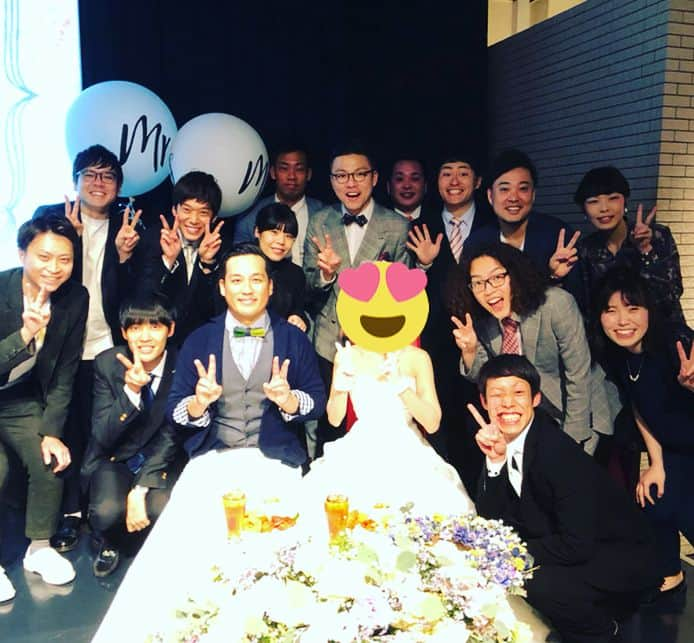 櫻井健一朗さんのインスタグラム写真 - (櫻井健一朗Instagram)「いつもお世話になっております。 藤崎マーケット田崎さんの結婚式（二次会）に参加させていただきました☺️本当に幸せそうで、あんなにいっしょに遊んでもらってたのに、どうやって5年内緒にしてたのか、マジで意味がわかりません☺️ 終わりで子安、下村、上田と（かつみさゆりさんのCMでおなじみ）カラオケレインボーに。 藤崎マーケットさんの出囃子をみんなで。 あとは下村のオマケ動画。 #結婚」2月18日 4時50分 - sakurai_k