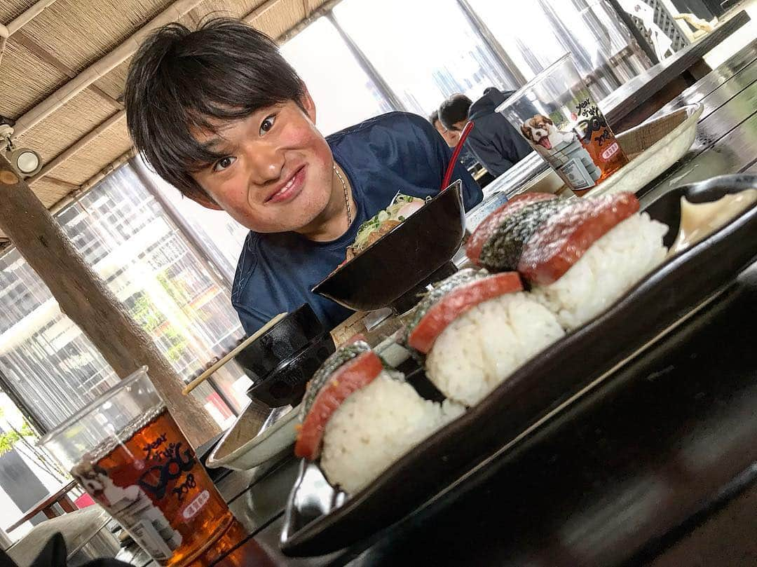 遠藤日向さんのインスタグラム写真 - (遠藤日向Instagram)「東洋大学 西山和弥 全日本インカレ10000m 日本人トップ 箱根駅伝 1区区間賞 ・ ・ それは置いといて今日の昼食ポークおむすびを食べました。 味は微妙でした。 ・ #ポークおむすび」2月17日 22時05分 - e_01.h48