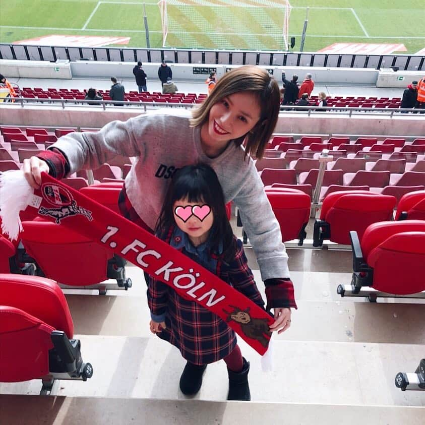 三輪麻未さんのインスタグラム写真 - (三輪麻未Instagram)「⚽️⚽️⚽️ #fcköln#fckölneinlebenlang  #effzeh#fcköln🔴⚪️🐐gallery⚽️#ケルン#サッカー#ドイツ#日本代表」2月17日 22時36分 - asami_miwa