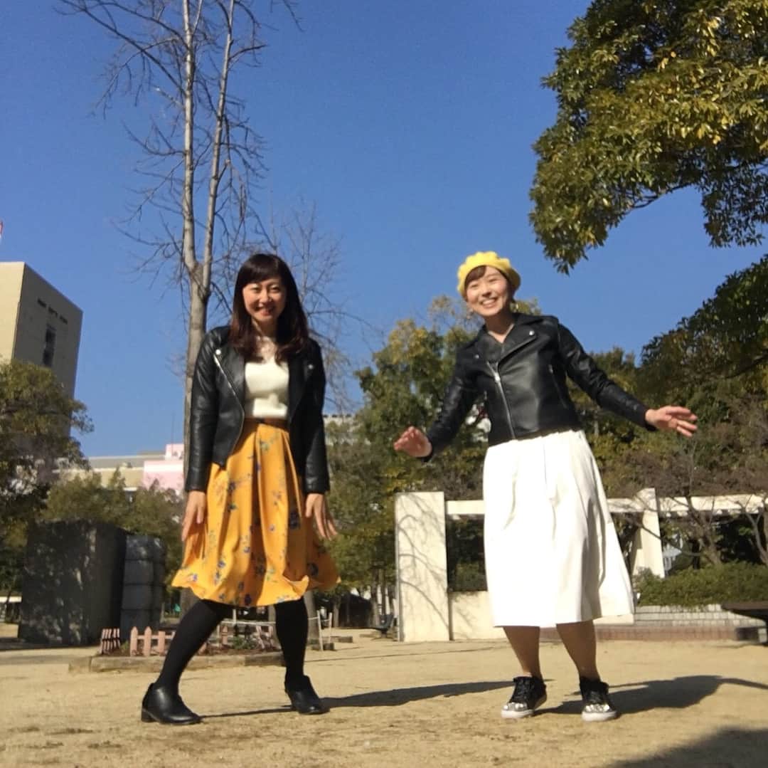 佐竹明咲美さんのインスタグラム写真 - (佐竹明咲美Instagram)「きょうは四国放送のともちんと おでかけしました〜♪ 服がおそろいに(=´∀｀)人(´∀｀=). . ジャンプをする前後は いつも以上に 大地を踏みしめるようです。 . あー今日も笑った笑った( ´ ▽ ` )♡」2月17日 22時55分 - asami_satake
