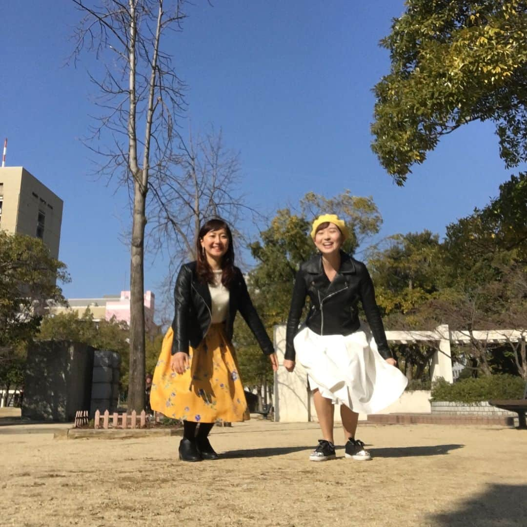 佐竹明咲美さんのインスタグラム写真 - (佐竹明咲美Instagram)「きょうは四国放送のともちんと おでかけしました〜♪ 服がおそろいに(=´∀｀)人(´∀｀=). . ジャンプをする前後は いつも以上に 大地を踏みしめるようです。 . あー今日も笑った笑った( ´ ▽ ` )♡」2月17日 22時55分 - asami_satake