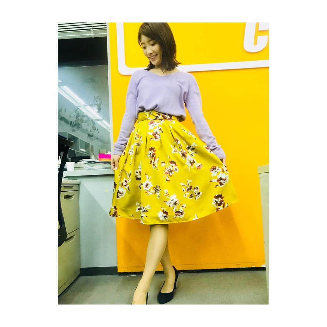 久保井朝美さんのインスタグラム写真 - (久保井朝美Instagram)「☃️ TBS「報道特集」で解説しました👩‍🏫 猛ふぶきや大雪に警戒して下さい⚠️ ． TBS「ウィークエンドウェザー」は 早春の三浦半島🌸 衣装も春めいています👗 ． #TBS #報道特集 #ウィークエンドウェザー #週末の天気 #猛吹雪 #ホワイトアウト警戒 #気象予報士 #お天気キャスター #久保井朝美 #テレビ衣装 #春コーディネート #ボブヘアスタイル」2月17日 23時20分 - asami_k920