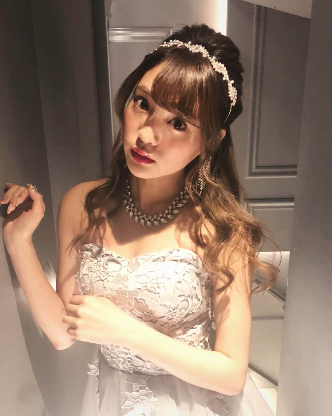 のインスタグラム：「. ㅤㅤㅤㅤㅤㅤㅤㅤㅤㅤㅤㅤㅤ ____21st.Birthday Event💍____ ㅤㅤㅤㅤㅤㅤㅤㅤㅤㅤㅤㅤㅤ . 21歳Birthdayparty💋💋 21歳をみんなで乾杯して楽しすぎる1日😢 友美のファンは愛で溢れてるみんなばっかり。 こんな幸せなことはもうないかもね🤫 来てくれた1人1人にありがとうだいすき！って言いたい🤤 素敵な一日を友美にありがとう！ 不器用な私を支えてください🤨♡ ねぇ、もう寂しいよ☹️ ㅤㅤㅤㅤㅤㅤㅤㅤㅤㅤㅤㅤㅤ . #birthdayevent #azabujuban #dress  #snack #happyday #love #💍 #♥️」