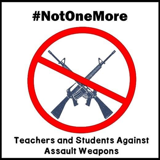 マリーナ・べネディクトのインスタグラム：「#NotOneMore #Enough  No “thoughts and prayers”....we need action.  #banassaultweapons」