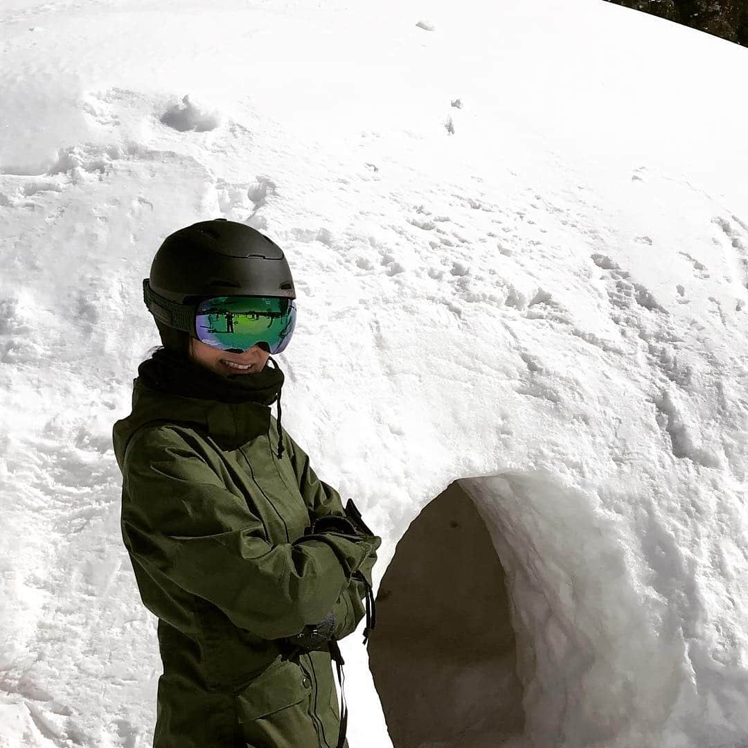 内田恭子さんのインスタグラム写真 - (内田恭子Instagram)「雪山。 もう来年にはボーイズにスキー追い越されます…。もはやスピードにはついていけない😑  #ski #underarmour  #giro #kyokouchida #familyskiing  #スキー #雪山 #いい天気 #明日はきっと筋肉痛 #内田恭子」2月18日 13時59分 - kyoko.uchida.official