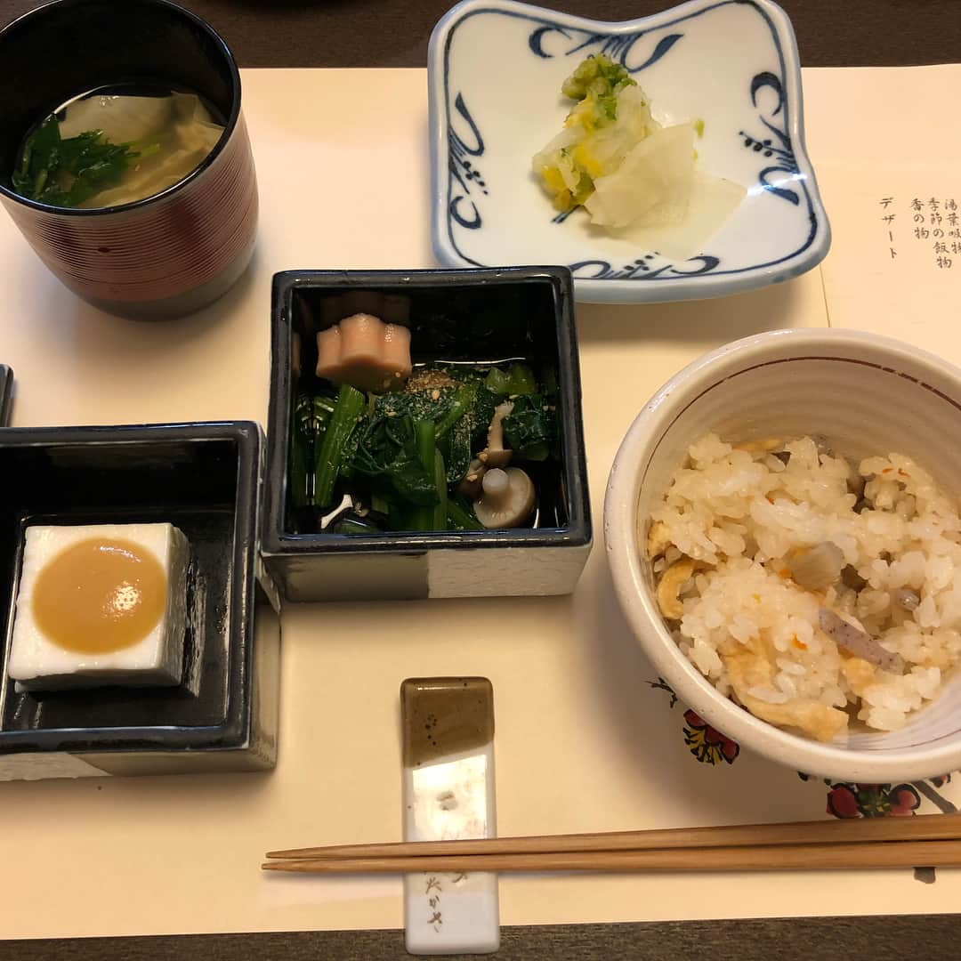 大浦育子さんのインスタグラム写真 - (大浦育子Instagram)「大好きなお店、梅の花のコース❣️ お豆腐と湯葉のお店。 ここの生麩と湯葉揚げが昔から大好き😋 最近東京にもあるのを知りました♡  #梅の花#ランチ#コース#豆腐#湯葉#生麩」2月18日 17時53分 - ikuko_oura