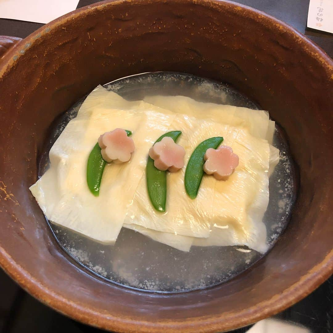 大浦育子さんのインスタグラム写真 - (大浦育子Instagram)「大好きなお店、梅の花のコース❣️ お豆腐と湯葉のお店。 ここの生麩と湯葉揚げが昔から大好き😋 最近東京にもあるのを知りました♡  #梅の花#ランチ#コース#豆腐#湯葉#生麩」2月18日 17時53分 - ikuko_oura