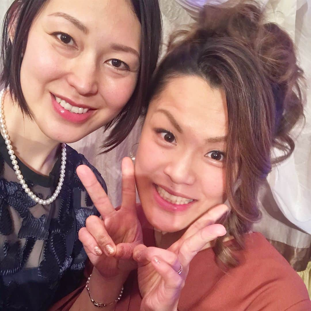 大山加奈さんのインスタグラム写真 - (大山加奈Instagram)「. . また披露宴に戻ります笑。 . . アローズファンのみなさまへ😘 . . 全員ではないのですが… . .  良くも悪くも ずっと変わらない人たち😊！ . . 大切な戦友であり仲間💓 . . #東レアローズ #アローズOG #木村沙織 #濱口華菜里  #小玉佐知子 #大山未希 #高田ありさ #和田麻里江 #佐藤美耶  #OGではないけど内山さん笑」2月18日 20時54分 - kanaoyama0619