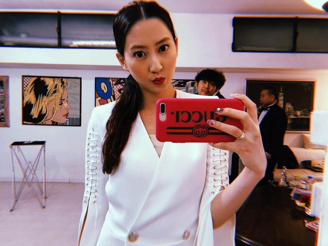 河北麻友子さんのインスタグラム写真 - (河北麻友子Instagram)「Thank you so much for watching! #世界の果てまでイッテＱ #後ろには仲良しディレクターの武井さん #そしてマジシャン出川 #出川ガール #てッちゃんお嬢コンビ」2月18日 23時00分 - mayukokawakitaofficial