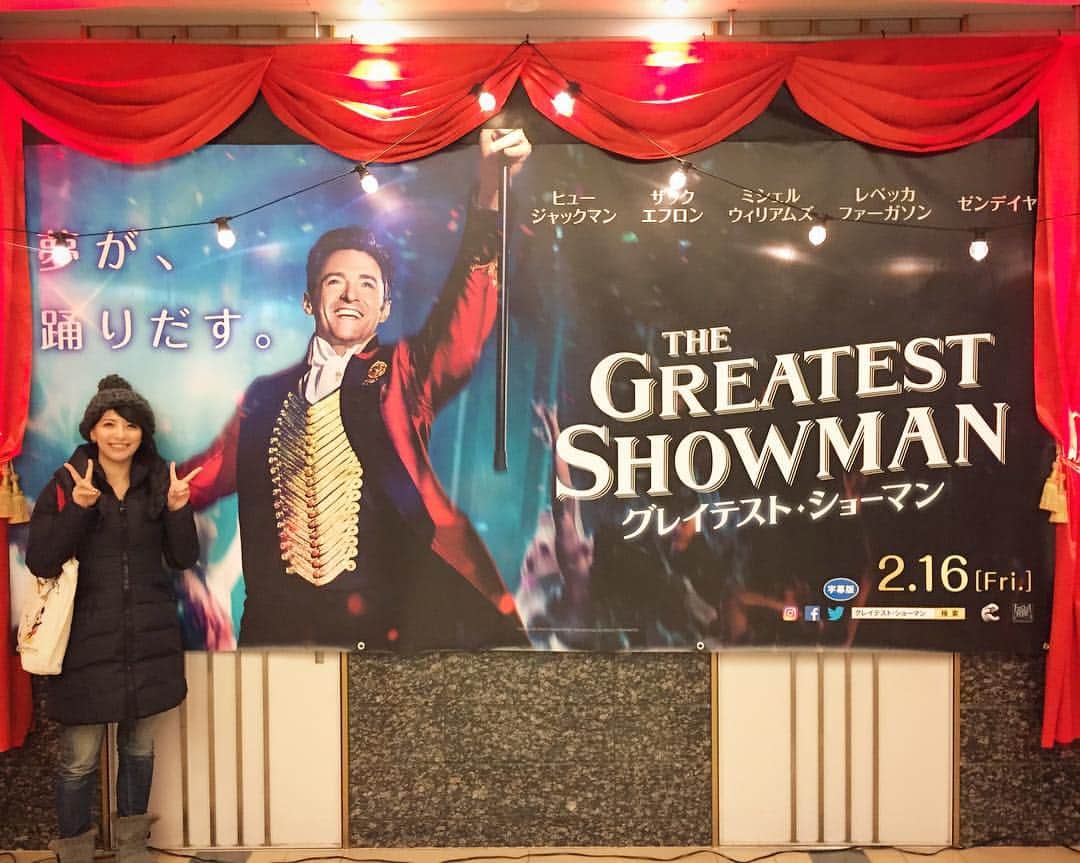 矢部あやのインスタグラム：「映画館の予告で観て気になっていた 「グレイテスト ショーマン」鑑賞。 ミュージカル好きにはたまらない作品でした。 期待を裏切るようなことは一切ありません。 早くDVD出ないかな（笑） ・ #thegreatestshowman #movie #ikspiari  #グレイテストショーマン #映画鑑賞 #イクスピアリ」