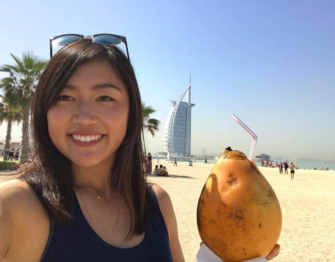 のインスタグラム：「summer × water always A+++🏝🥥💞 #2018#dubai#uae#summer#beach#coconutjuice#dayoff#restday#canoeslalom#trainingcamp#liveonthewater#ana#anacargo#nike#montbell#polar#1週間で焦げた」