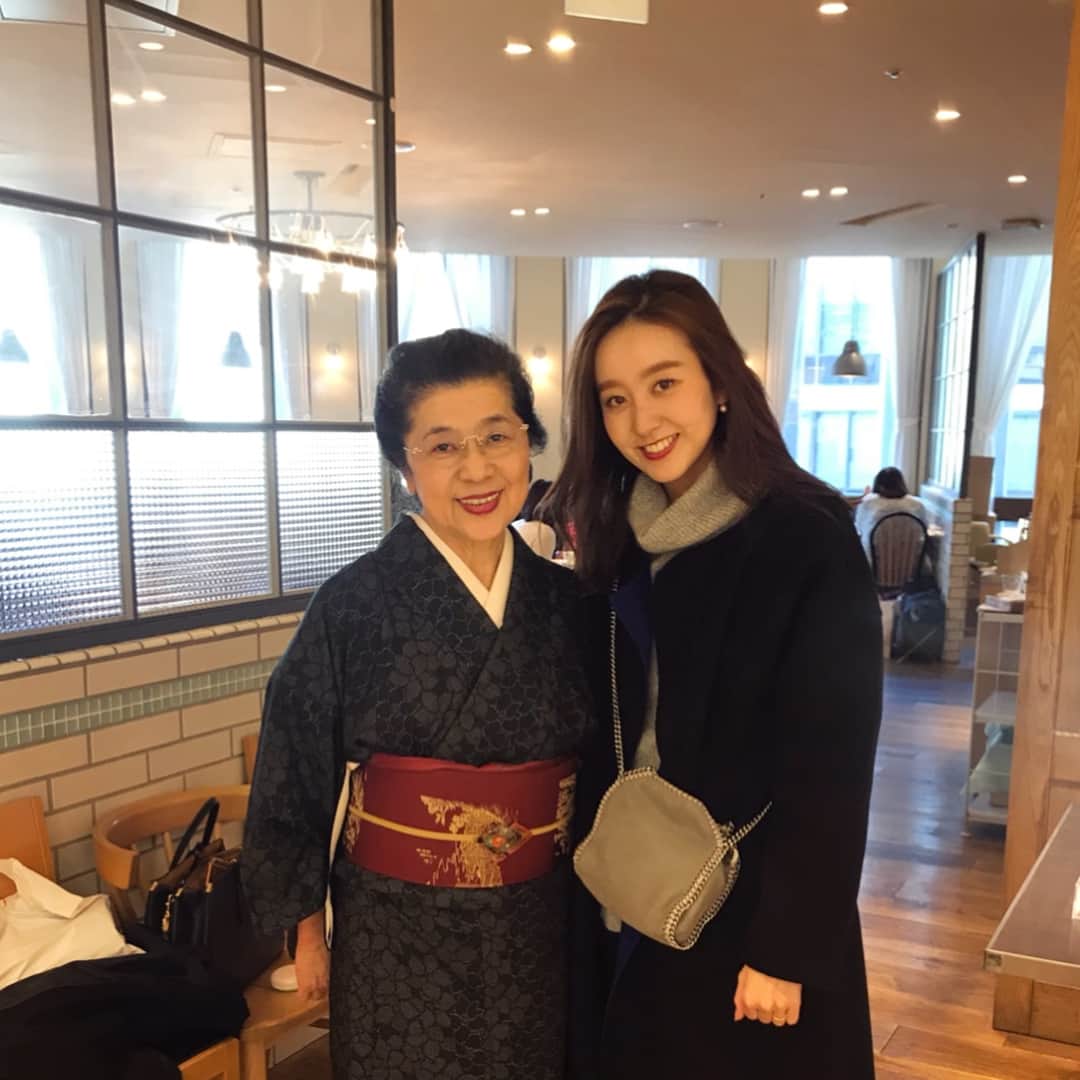 のインスタグラム：「. . 先日お仕事帰り🖌の お義母さんとスイーツデート❤️ . @afternoontea_official も いちご天国でした🤤💕 .」