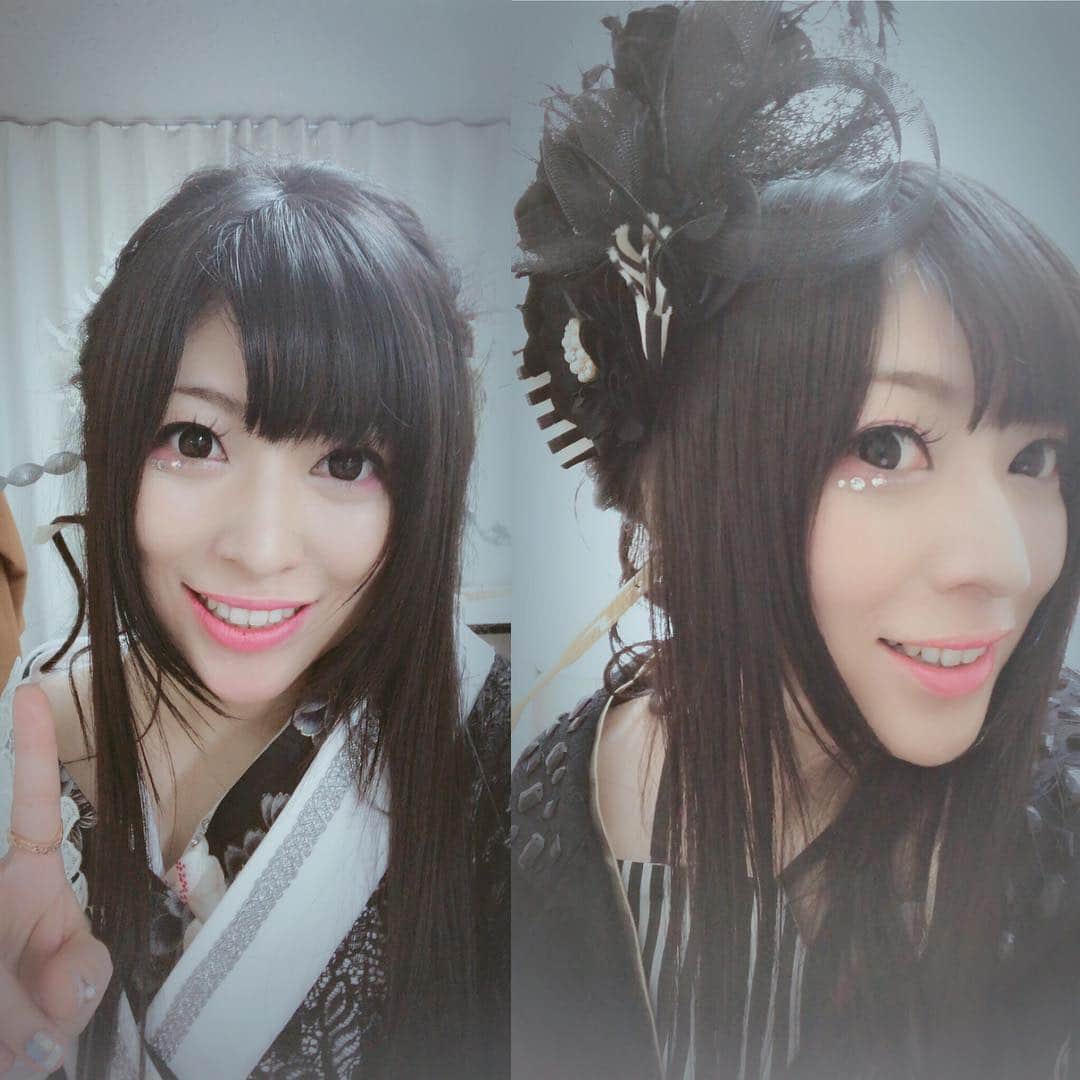鈴華ゆう子のインスタグラム：「大阪城ホール、前半はシンクロニシティ、後半は雪よ舞い散れの衣装でしたー。(･ω･)」