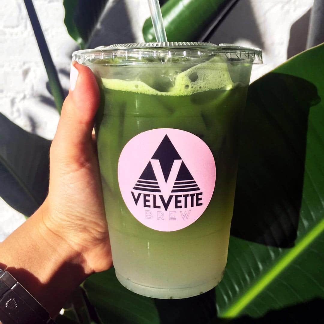 PANATĒAのインスタグラム：「Shout out to those people who drink iced matcha even with a blizzard on the horizon. We salute u. 🙌❄️🍵」