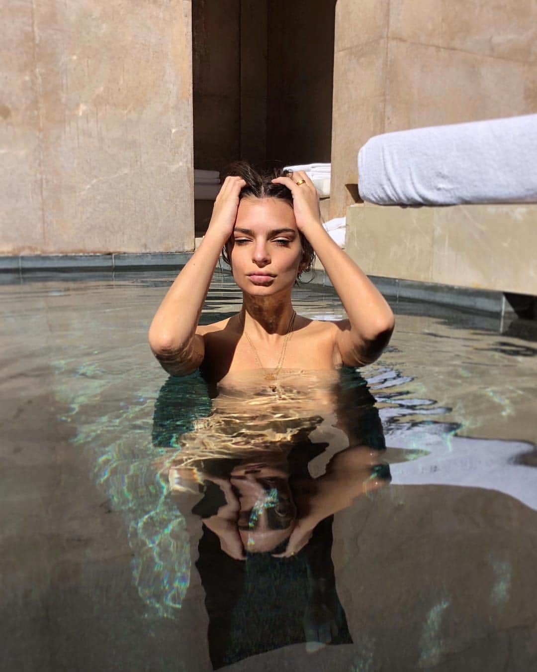 エミリー・ラタコウスキーさんのインスタグラム写真 - (エミリー・ラタコウスキーInstagram)「Morning in the desert」3月7日 4時41分 - emrata