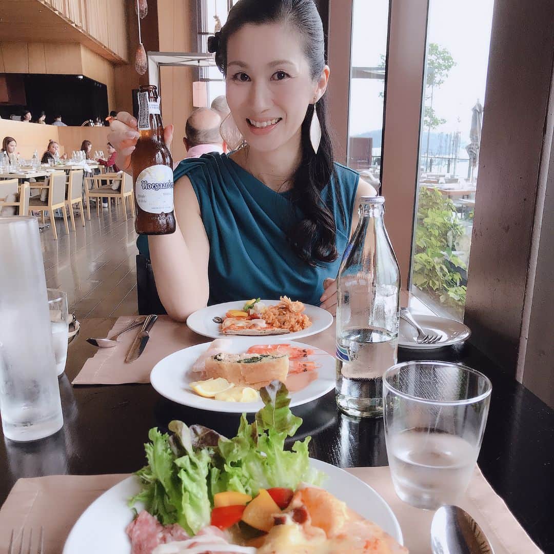 鷹村アオイさんのインスタグラム写真 - (鷹村アオイInstagram)「. 元観光大使の美女、紫乃ちゃんとパタヤランチ！ , #タイ🇹🇭 #パタヤ #タイ在住 #タイ #ハッシュタグ反映されない #ハッシュタグ反映して」2月20日 22時31分 - aoi_takamura