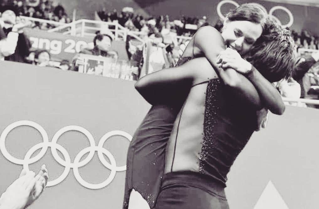 スコット・モイアのインスタグラム：「We did it T! #olympicchampions #pyeongchang2018 #virtuemoir」
