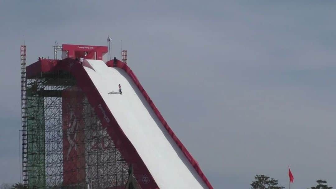 藤森由香のインスタグラム：「Olympic big air qualification run2 #pyeongchang2018 #alpensia#bigair#back900#snowboard#平昌オリンピック#予選#teamjapan#bestever  @burtonjapan @burtonsnowboards @burtongirls @oakleysnowboarding #チームアルビレックス新潟 @gallium_wax」