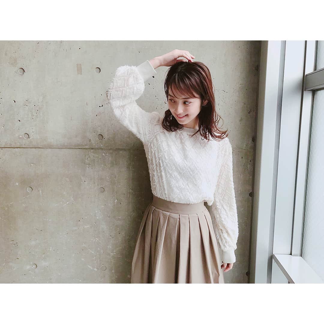 佐々木希さんのインスタグラム写真 - (佐々木希Instagram)「本日の#私服 透け感のあるアンティミテ新作トップス♡ 上品な生地にあえてリブを付けて カジュアルに。 気持ちいい生地です✨  詳しくはアンティミテのInstagramを見てくださいませ。 @intimite_onemile . 画面をタッチすると見られます。  #iNtimité #iNtimite #アンティミテ #ワンマイルウェア #メイドインジャパン #MADEINJAPAN ↓iNtimité公式ホームページ http://intimite.jp/」2月21日 0時07分 - nozomisasaki_official