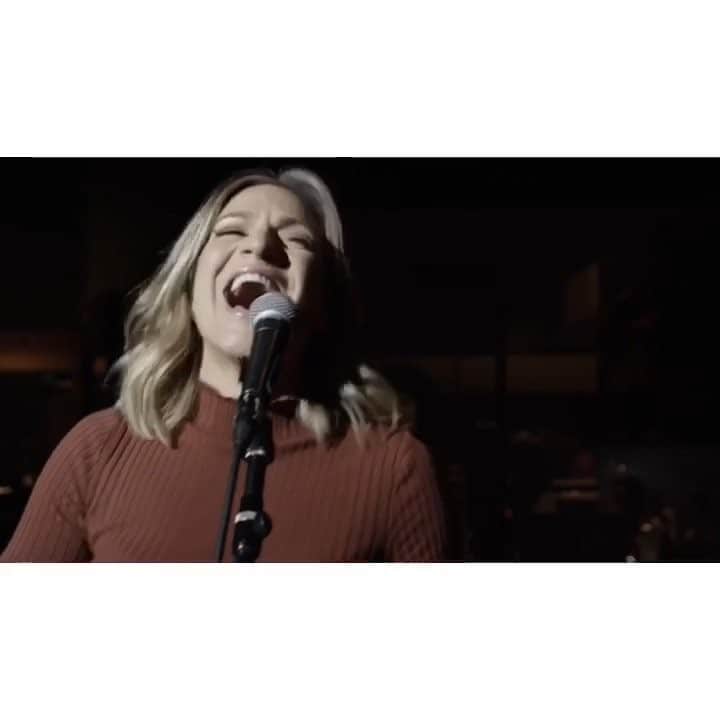 バーレット・フォアのインスタグラム：「Can. Not. Wait.  My ❤️ @ShoBean sings her face off w/ an 18-piece band. This Sat. 2/24. One night only in Los Angeles at The Theater at Ace Hotel to launch her her new album, SPECTRUM. Tickets at ShoshanaBean.com  See. You. There.」