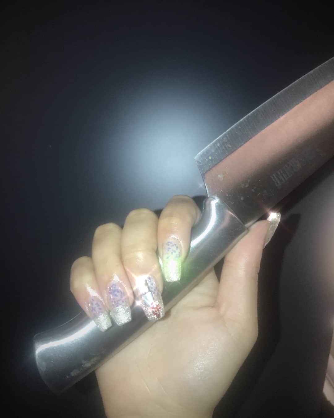Mei Kawajiriさんのインスタグラム写真 - (Mei KawajiriInstagram)「🔪🔪🔪❣️ sparkle knife 🔪 #Nails @lilmami_lani #nailsbymei #nailparty #meijor (📸 @lilmami_lani )」2月21日 3時29分 - nailsbymei